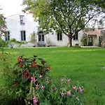 Au Logis De La Mongie Bed & Breakfast
