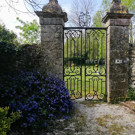 Couette-café Au Logis De La Mongie Soullans
