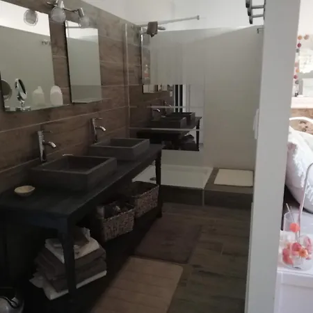 Couette-café Au Logis De La Mongie Soullans